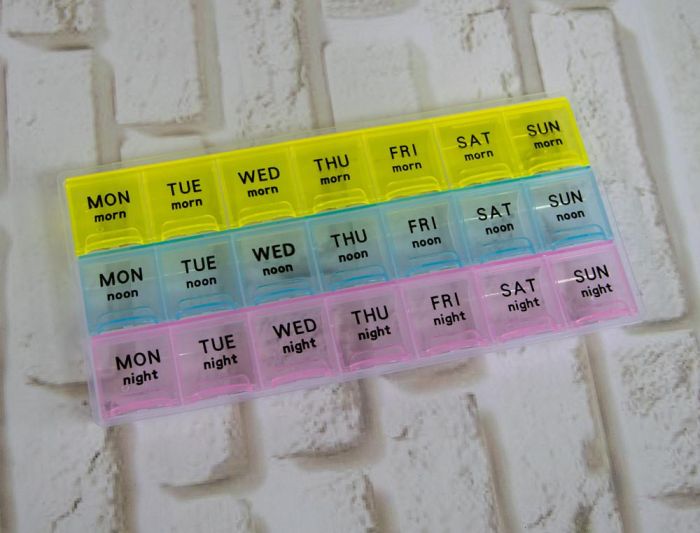 Органайзер для таблеток на тиждень 3 прийому 21 осередок таблетниця для ліків таблетниця на 7 днів