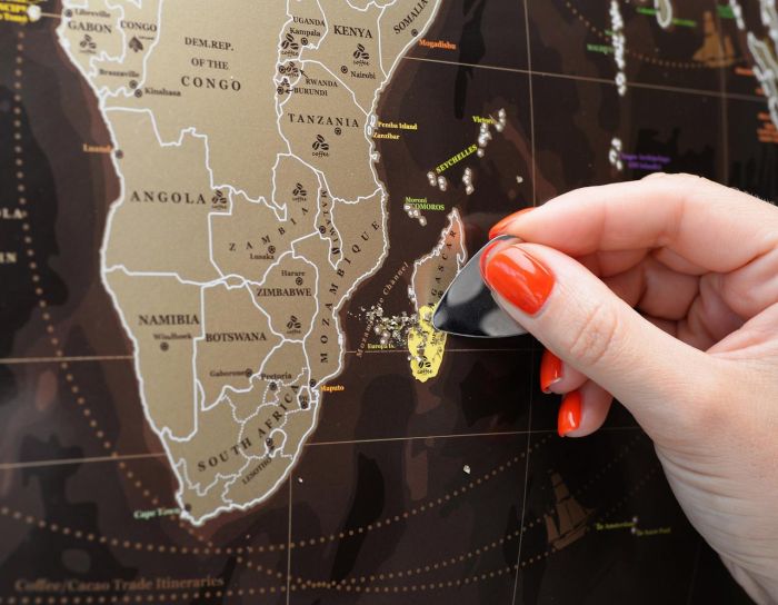 Скретч карта в тубусі My Map Chocolate edition стирається карта світу ENG