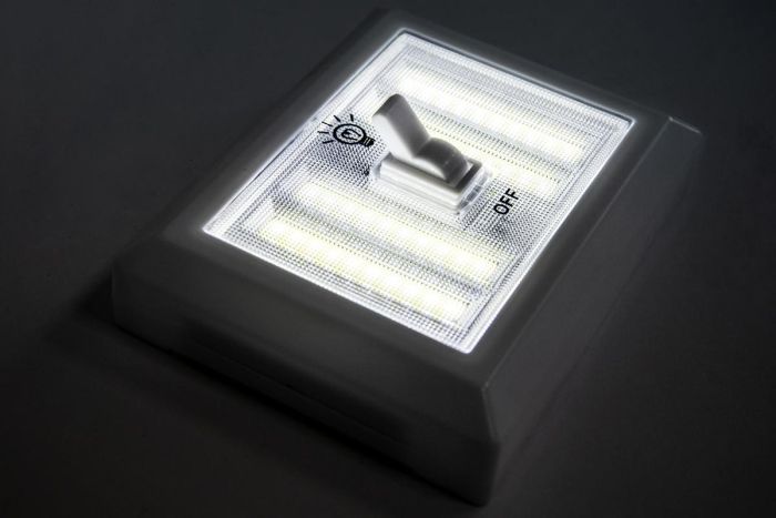 Настінний світильник 4 LED модулі Білий світлодіодний світильник на батарейках лед ліхтар нічник